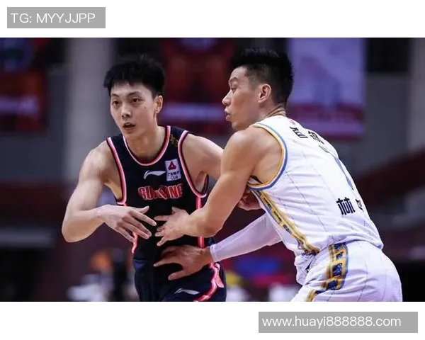 8月4号广东对阵首钢比赛主裁判表现分析与赛后争议解读